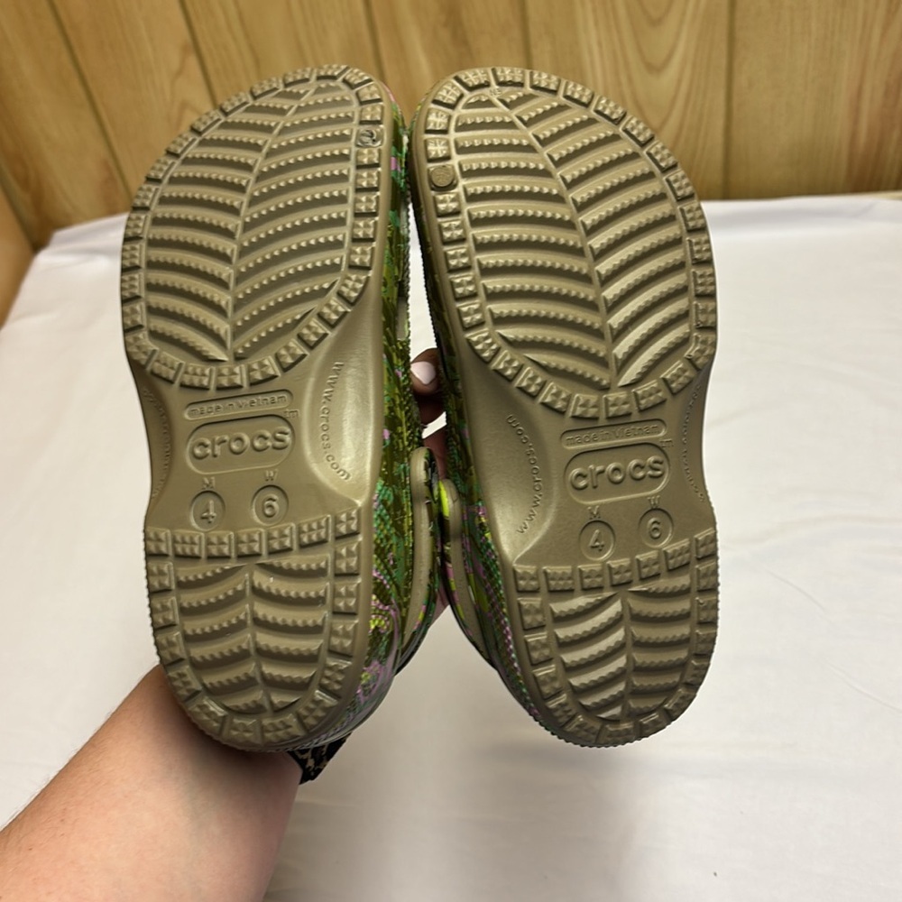 Crocs - Picture 2 of 5